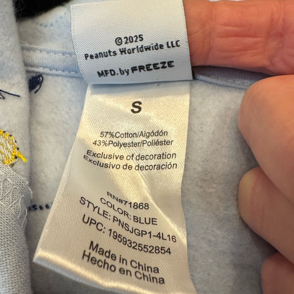 Peanuts Snoopy Embroidered Full-Zip Hoodie NWT (Small) - Picture 5 of 6